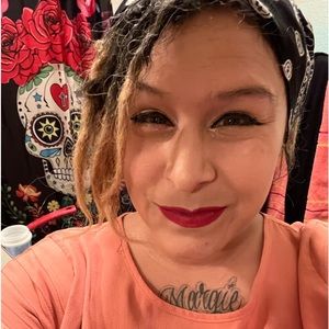 Meet your Posher, Marisa